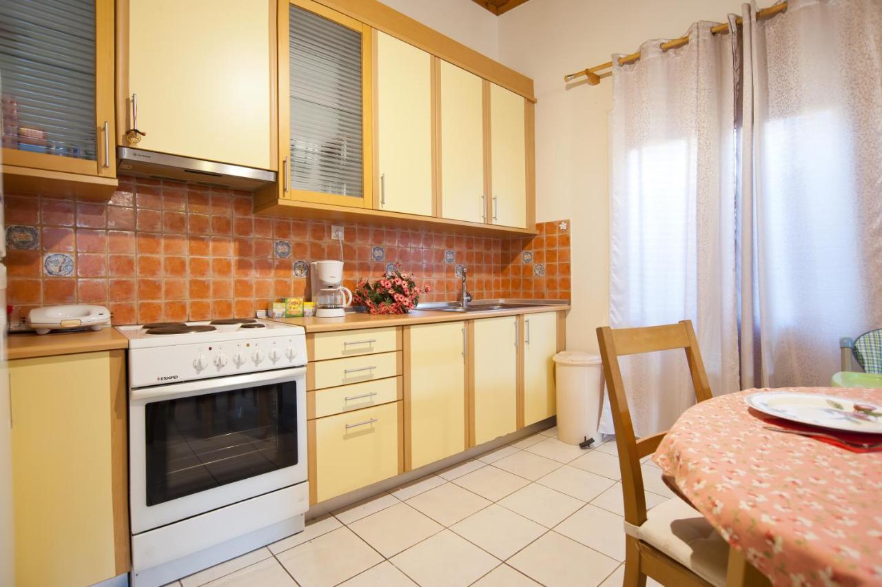 Holiday home Elli 2 Beach-front With Garden *